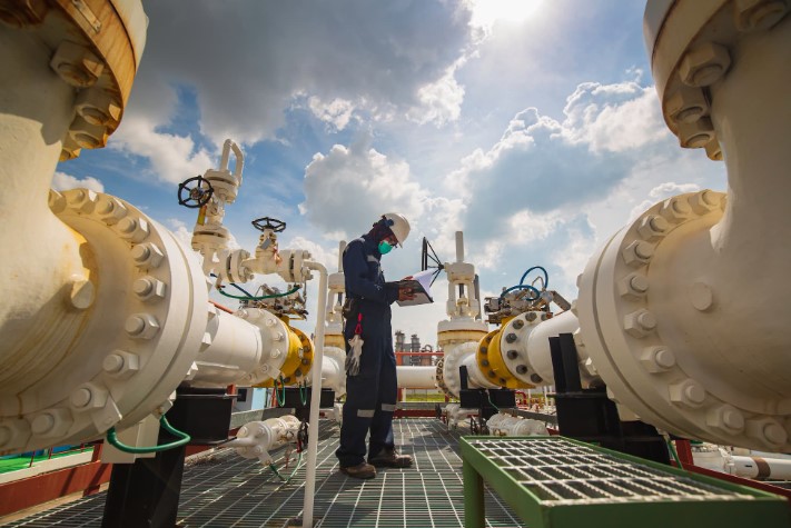 Ensuring Reliability in the Oil and Gas Industry: The Role of Preventive and Predictive Maintenance in Equipment Longevity and Operational Efficiency